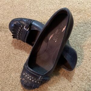 Aerosoles grey-navy pumps